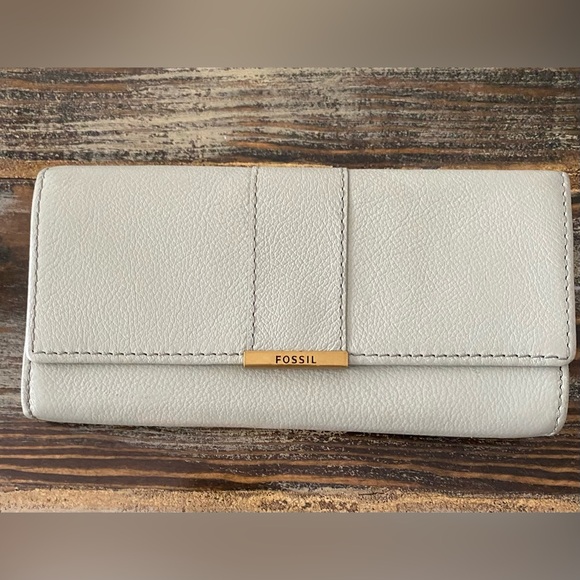 Fossil genuine leather long wallet - Light Green - Inside Light Grey - Picture 1 of 9